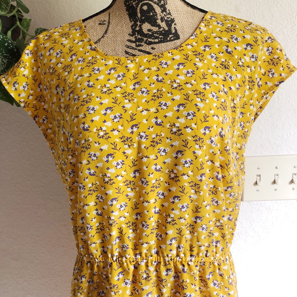 Old Navy Gold Floral Dress - Picture 4 of 10
